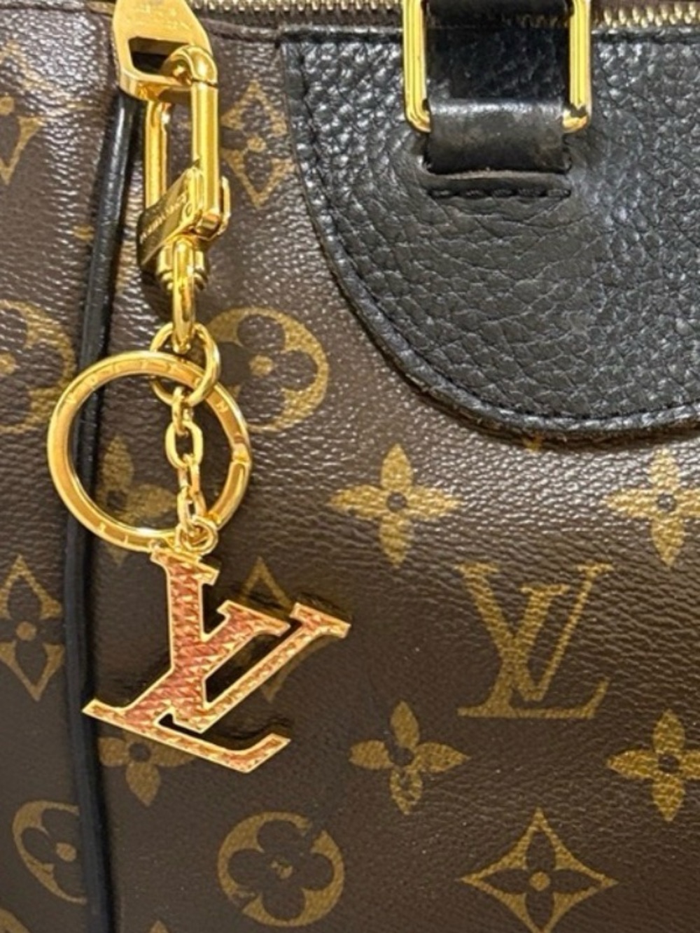 Louis Vuitton 🌼Full inclusion 🌼 Porte-Cles Nanogram Gold Keychain. - Picture 9 of 12